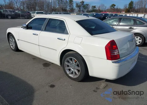 2006 Chrysler 300C из США, поврежденный, VIN 2C3KA63H66H501302